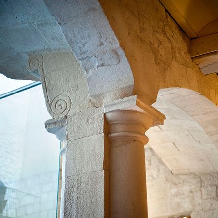 Detalle de la columna del Hotel Mercer Barcelona