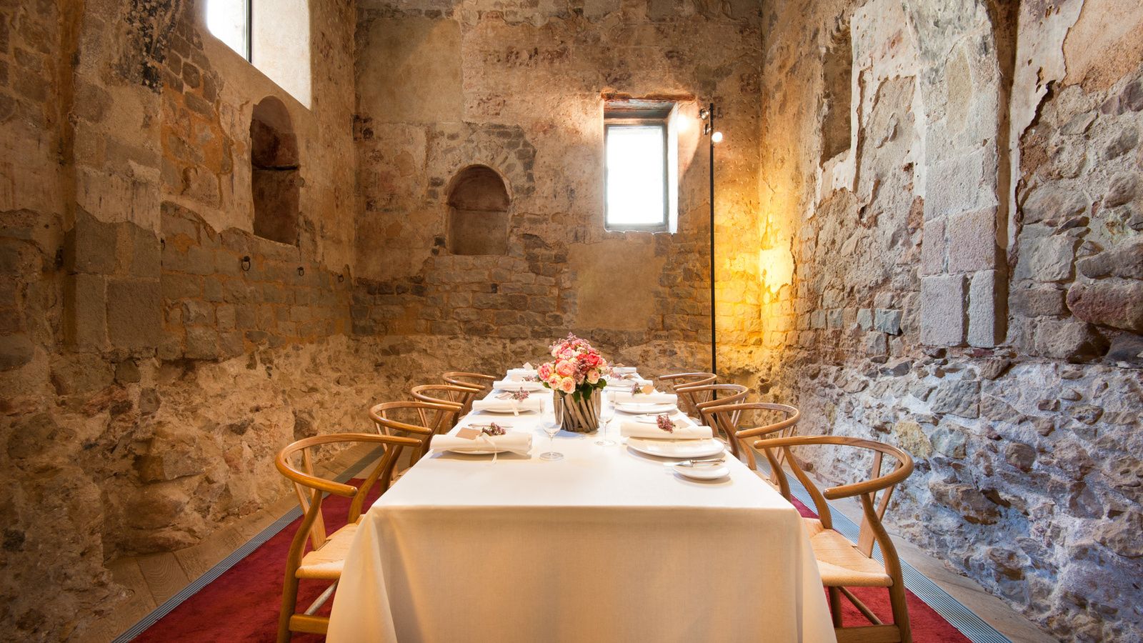 Mercer Hotel Barcelona - Imperial table setup at the Defense Tower