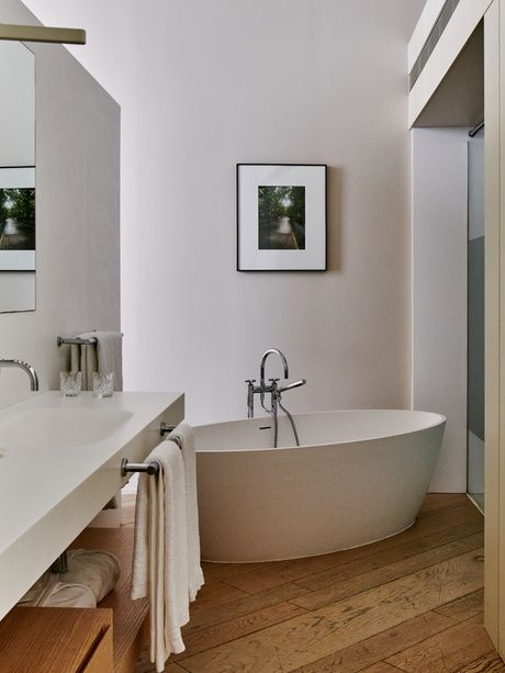 Bathtub in the Deluxe Room at the Mercer Hotel Barcelona