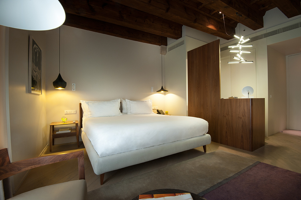  Pleasant atmosphere of the Superior Room at the Mercer Hotel Barcelona