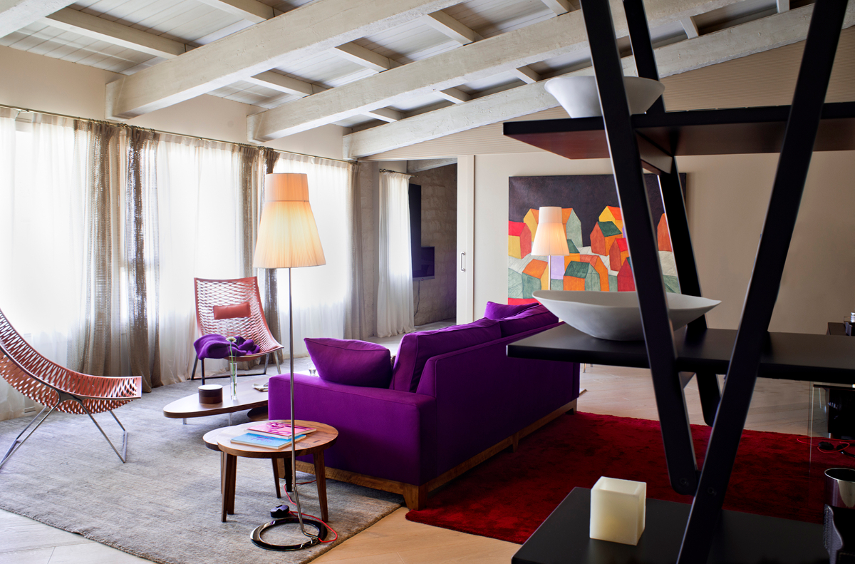 Sofá de la habitación Suite del Mercer Hotel Barcelona 