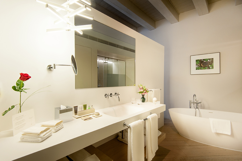 Baño de la Habitación Deluxe del Mercer Hotel Barcelona