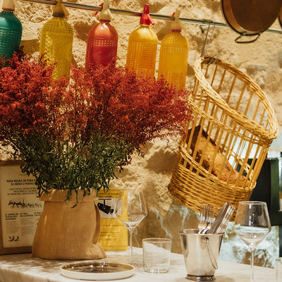Decoración del gastrobar Le Bouchon del Hotel Mercer Barcelona