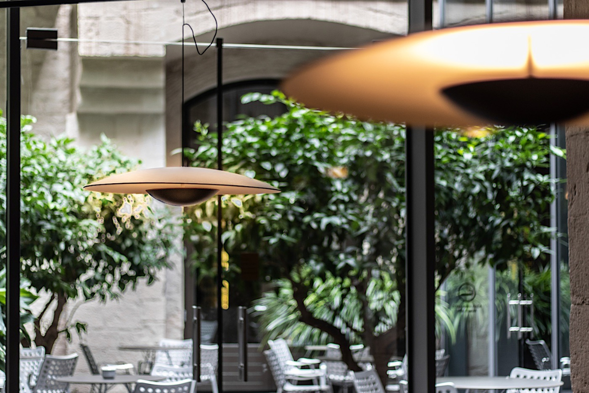 Lobby and patio of the Mercer Hotel Barcelona