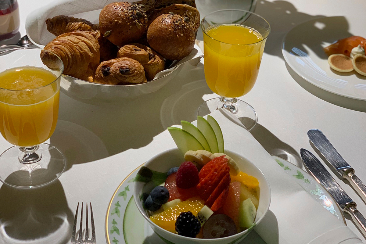 Petit-déjeuner de luxe à l'hôtel Mercer Barcelona