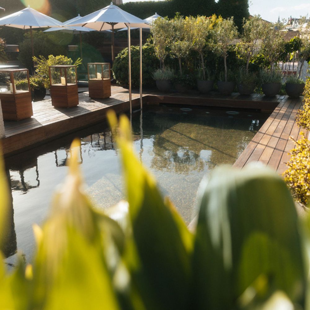 Piscina en la terraza de Mercer Hotel Barcelona
